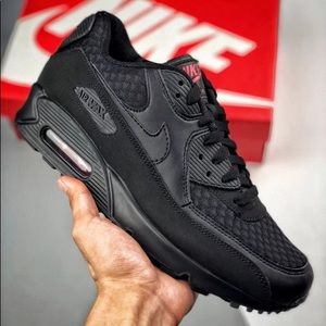 NIKE • Men's Triple Black Air Max '90 Shoes *NEW*